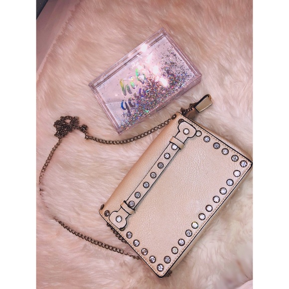 Forever 21 Handbags - Forever 21 Crossbody Sparkle✨